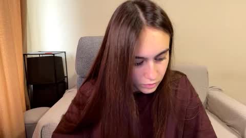 alicekollt online show from October 6, 2025, 9:18 am