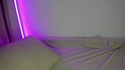 Snapshot of alicelevine chatting on December 23, 2024, 8:22 am AliceLevine online show from December 23, 2024, 8:22 am