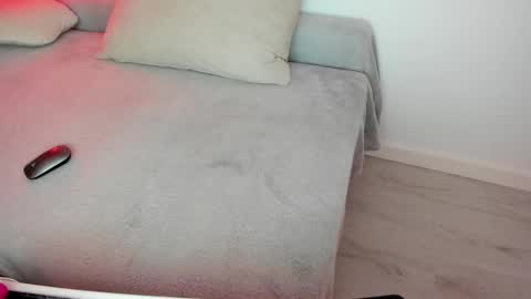 Snapshot of alicelevine chatting on March 5, 2025, 8:21 am AliceLevine online show from March 5, 2025, 8:21 am