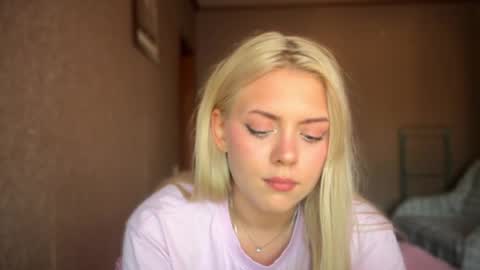 aliceoceaneyes online show from September 8, 2025, 2:16 pm