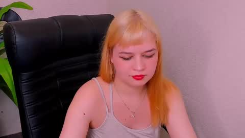Snapshot of alicepopsy chatting on March 8, 2025, 1:47 pm Alice online show from March 8, 2025, 1:47 pm