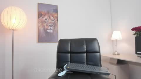 Snapshot of alicerosee___ chatting on June 24, 2026, 11:04 pm alicerosee___ online show from June 24, 2026, 11:04 pm