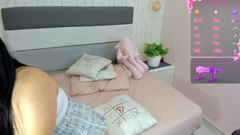 Snapshot of alicestark2 chatting on March 4, 2025, 8:27 pm online show from March 4, 2025, 8:27 pm