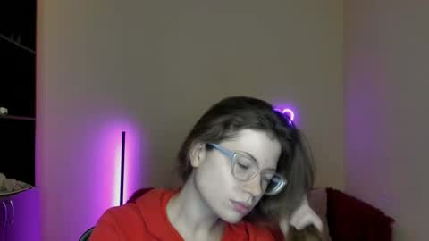 Alicia online show from March 7, 2025, 6:24 am