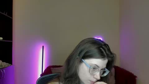 Alicia online show from March 7, 2025, 3:49 pm