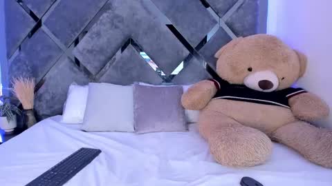 Snapshot of alicia_jerez1 chatting on December 16, 2024, 7:43 pm Alice online show from December 16, 2024, 7:43 pm