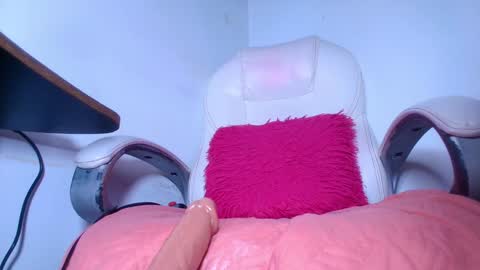 Alicia Kyse  online show from January 3, 2025, 9:15 am