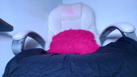 Alicia Kyse  online show from January 4, 2025, 3:07 am