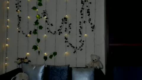 Alicia online show from April 12, 2026, 5:23 am