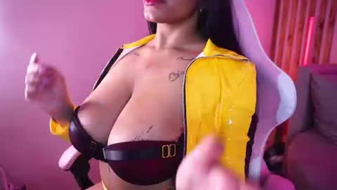 alicia_summer_ online show from June 22, 2026, 4:09 am