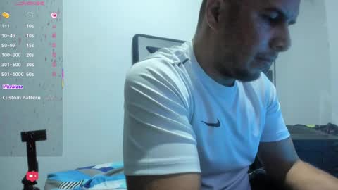 alicia_whittee online show from May 12, 2026, 4:09 am