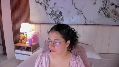Snapshot of alicialevy chatting on May 1, 2026, 10:31 am LUNA online show from May 1, 2026, 10:31 am