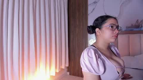 Snapshot of alicialevy chatting on May 17, 2026, 10:22 am LUNA online show from May 17, 2026, 10:22 am
