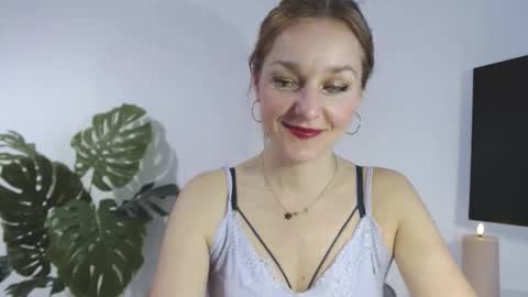 Snapshot of alicialux chatting on March 11, 2026, 7:03 am Alicia online show from March 11, 2026, 7:03 am