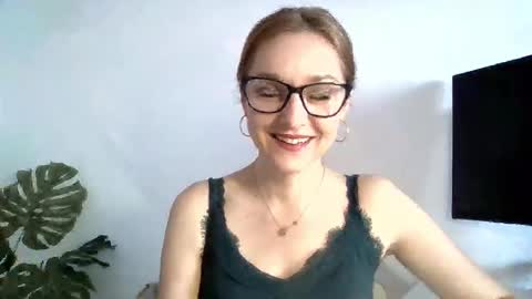 Snapshot of alicialux chatting on March 13, 2026, 6:53 am Alicia online show from March 13, 2026, 6:53 am