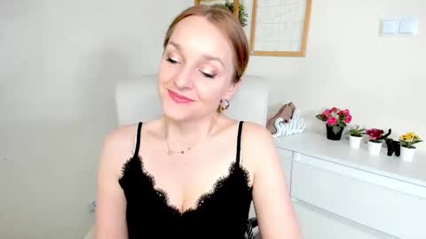 Snapshot of alicialux chatting on April 16, 2026, 6:47 am Alicia online show from April 16, 2026, 6:47 am