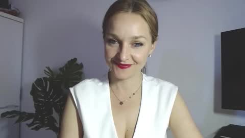 Snapshot of alicialux chatting on April 29, 2026, 7:01 am Alicia online show from April 29, 2026, 7:01 am