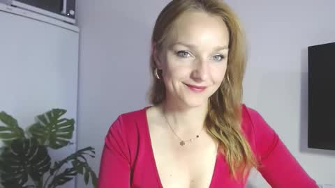 Snapshot of alicialux chatting on May 6, 2026, 6:08 am Alicia online show from May 6, 2026, 6:08 am