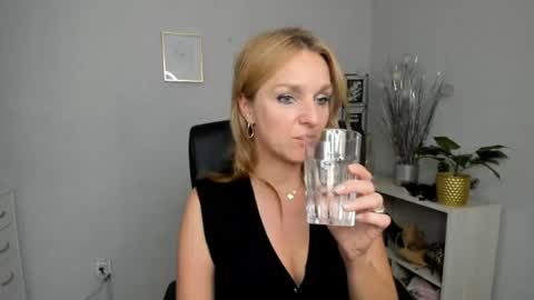 Alicia online show from July 28, 2026, 2:13 pm