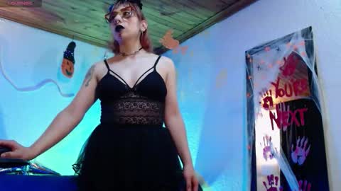 Snapshot of aliciawithe chatting on October 31, 2025, 12:06 pm Alicia online show from October 31, 2025, 12:06 pm