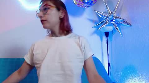 Snapshot of aliciawithe chatting on November 8, 2025, 11:43 am Alicia online show from November 8, 2025, 11:43 am