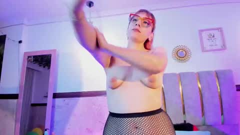 Snapshot of aliciawithe chatting on November 14, 2025, 11:53 am Alicia online show from November 14, 2025, 11:53 am