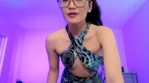 Alicia Hebi online show from September 12, 2025, 4:29 pm