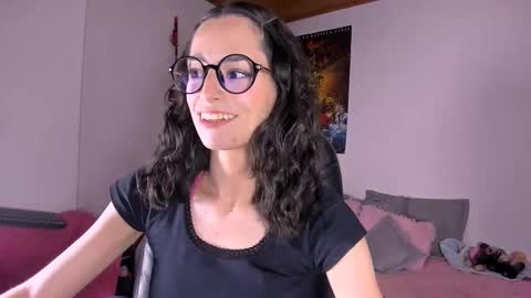 Aiko  Independent Model  online show from December 15, 2025, 10:58 pm