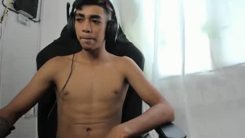 Snapshot of alienbigcock_01 chatting on June 20, 2026, 3:04 pm My name is Andrs and Im 18 years old. online show from June 20, 2026, 3:04 pm
