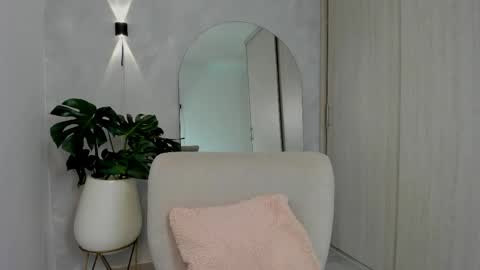 Snapshot of aliessiarose1 chatting on April 23, 2026, 12:29 pm Ali online show from April 23, 2026, 12:29 pm