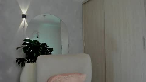 Snapshot of aliessiarose1 chatting on April 27, 2026, 11:08 am Ali online show from April 27, 2026, 11:08 am