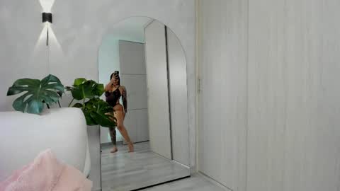Snapshot of aliessiarose1 chatting on May 11, 2026, 4:04 pm Ali online show from May 11, 2026, 4:04 pm