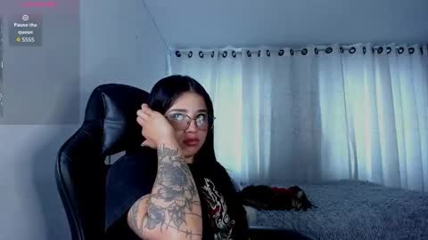 Snapshot of aliice_walker_ chatting on February 23, 2026, 5:43 pm aliice_walker_ online show from February 23, 2026, 5:43 pm