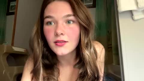 Snapshot of aliii1123 chatting on January 27, 2025, 3:37 am aliii1123 online show from January 27, 2025, 3:37 am