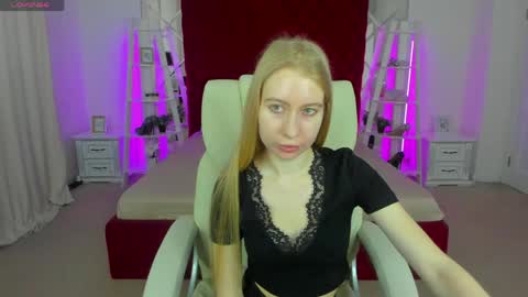 Snapshot of alina__blonde chatting on May 9, 2026, 5:56 am Alina online show from May 9, 2026, 5:56 am