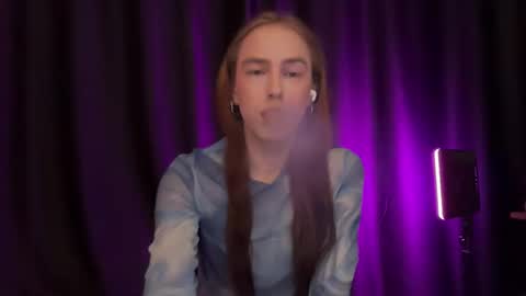 Snapshot of alina_flow chatting on January 6, 2026, 1:04 pm Alexa online show from January 6, 2026, 1:04 pm