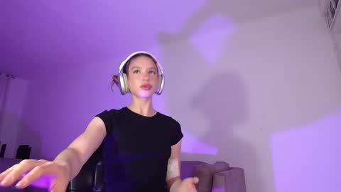 Snapshot of alina_lee01 chatting on June 13, 2026, 12:41 am NYX online show from June 13, 2026, 12:41 am