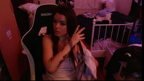 Snapshot of alina_nightshade chatting on April 5, 2026, 12:52 am Alina Nightshade online show from April 5, 2026, 12:52 am