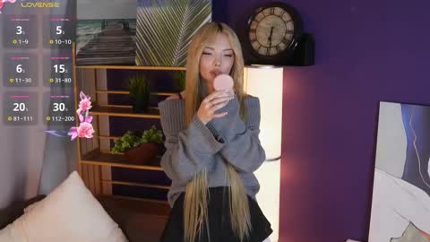 Hello im Lina online show from December 16, 2025, 3:44 am