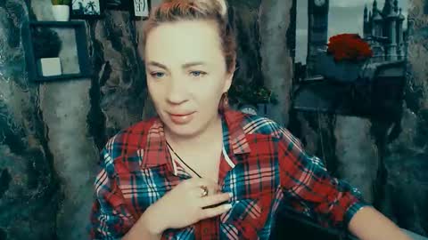 Snapshot of alinafrey_ chatting on December 20, 2025, 6:53 am Alina online show from December 20, 2025, 6:53 am