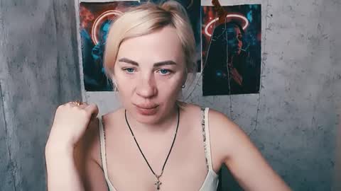 Snapshot of alinafrey_ chatting on February 17, 2026, 5:26 am Alina online show from February 17, 2026, 5:26 am