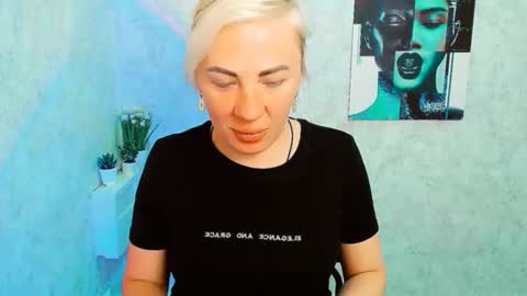 Snapshot of alinafrey_ chatting on May 29, 2026, 6:11 am Alina online show from May 29, 2026, 6:11 am