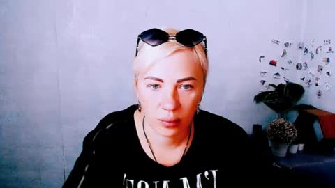 Snapshot of alinafrey_ chatting on June 1, 2026, 4:03 am Alina online show from June 1, 2026, 4:03 am