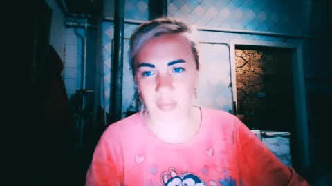 Snapshot of alinafrey_ chatting on June 22, 2026, 7:33 pm Alina online show from June 22, 2026, 7:33 pm