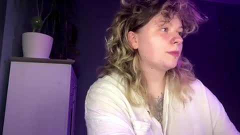 Snapshot of alinahotgirl chatting on July 26, 2026, 11:33 pm Alina online show from July 26, 2026, 11:33 pm