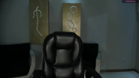 alinakravitz_ online show from November 17, 2025, 11:49 am