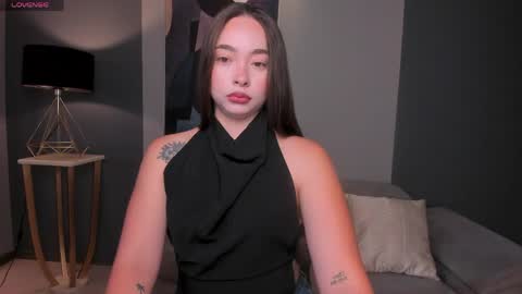 alinakravitz_ online show from March 27, 2026, 12:16 pm