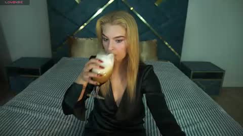 Alina online show from June 19, 2026, 8:34 pm
