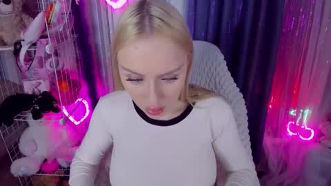 alinaocean online show from March 22, 2026, 3:37 pm