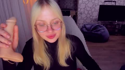 Snapshot of alinaocean chatting on June 1, 2026, 9:27 pm alinaocean online show from June 1, 2026, 9:27 pm